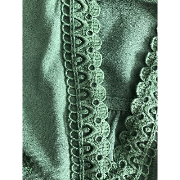 Rio & Rian Embroidered Top Women's 3X Ruffle Neck Vineyard Green NEW - Picture 10 of 10